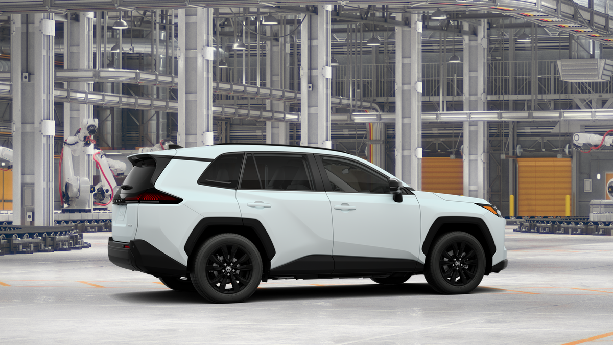 New 2026 Wind Chill Pearl Toyota XLE Premium image 11