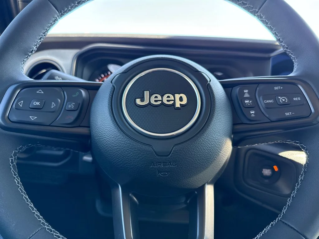New 2025 Black Clear-Coat Exterior Paint Jeep Sport S image 31