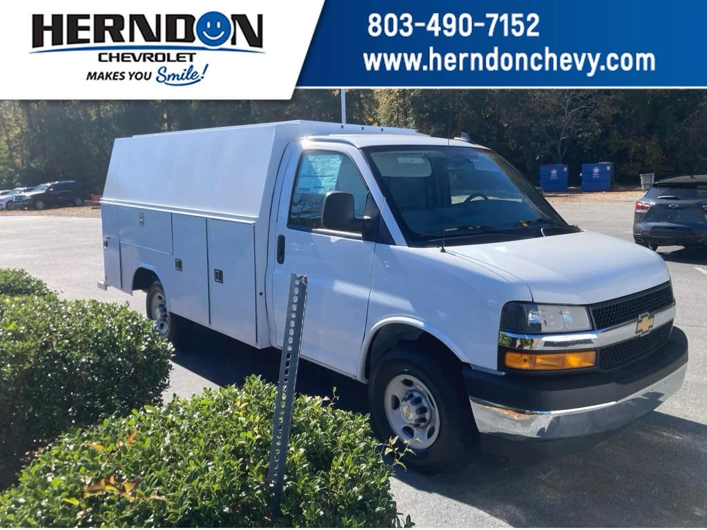 2025 Chevrolet Express Cutaway