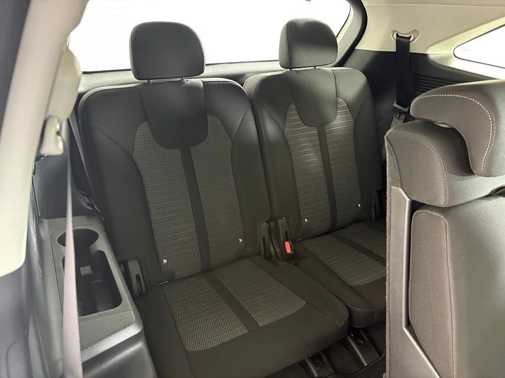 New 2026 Glacial White Pearl Kia LX image 39