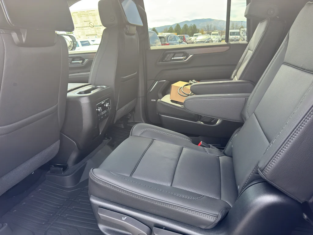2026 GMC Yukon XL Denali - Photo 6