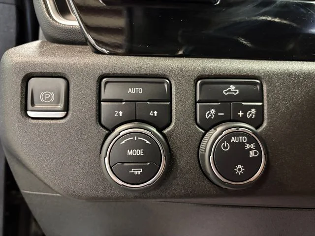 Used 2022 Gray Chevrolet LT image 23
