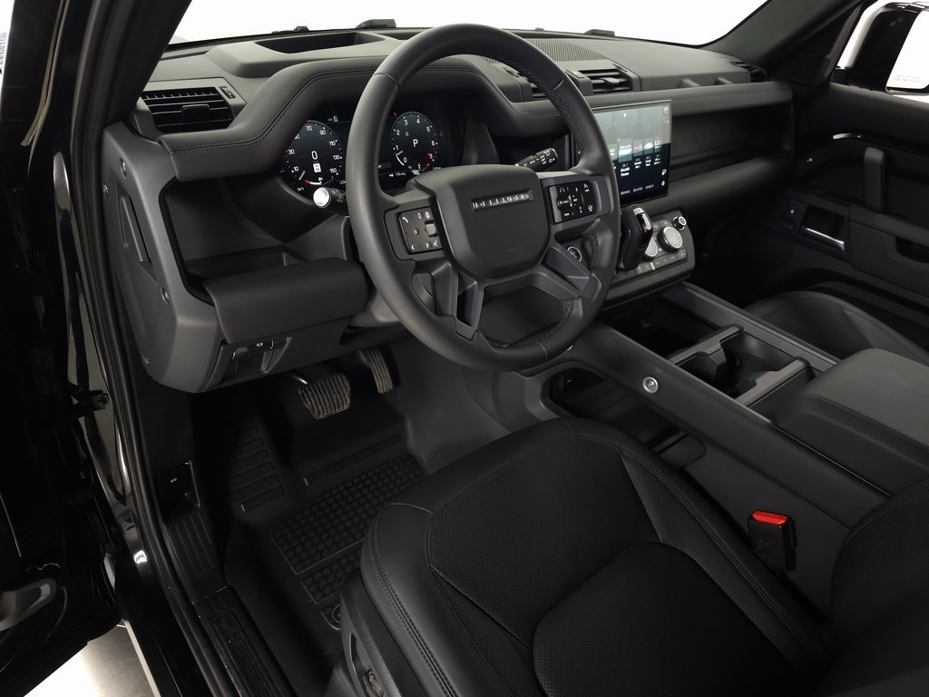 2025 LAND ROVER DEFENDER - Image 16