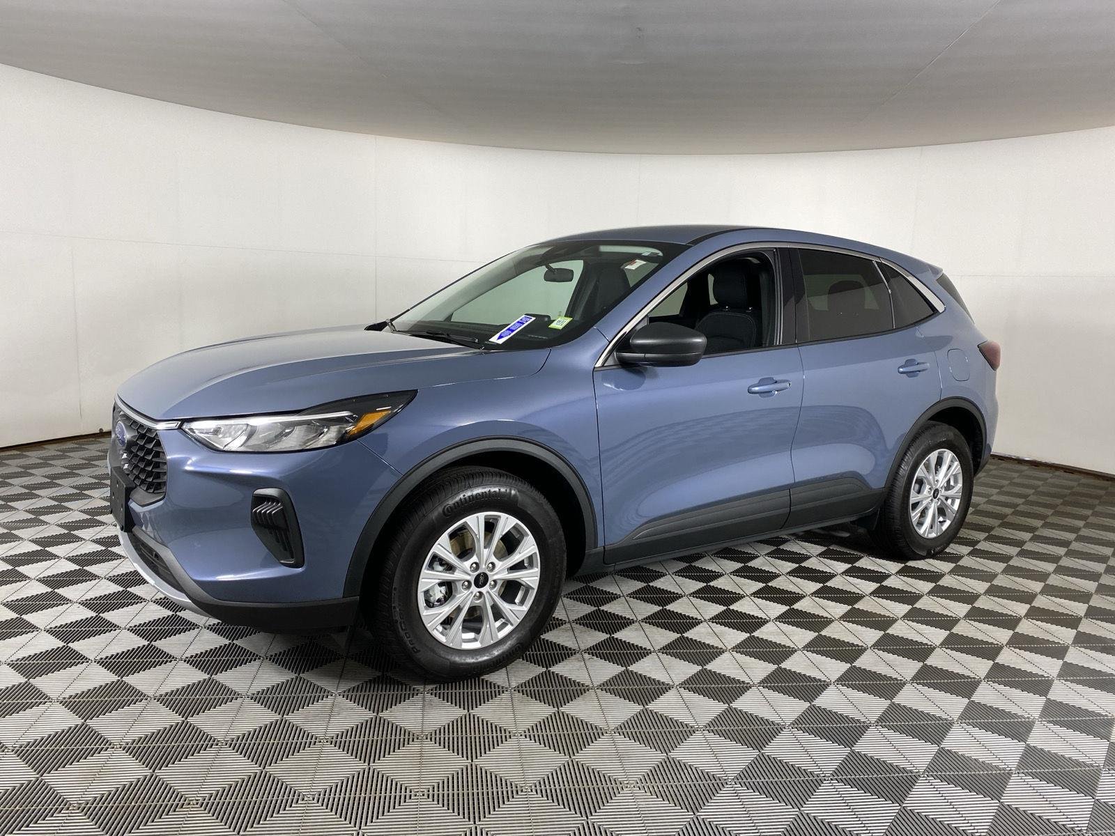 Used 2024 Vapor Blue Ford Active image 6