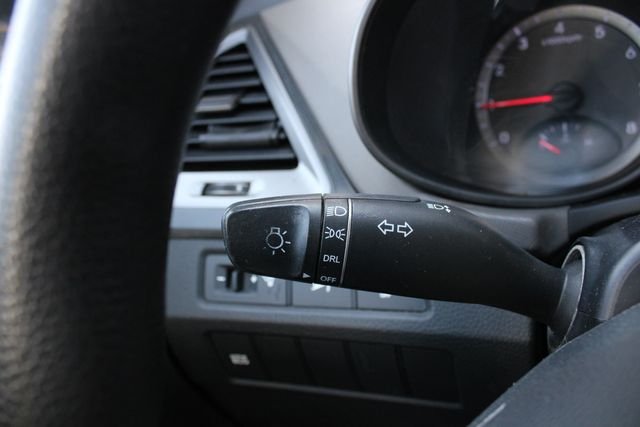 Used 2015 Sparkling Silver Hyundai Base image 10
