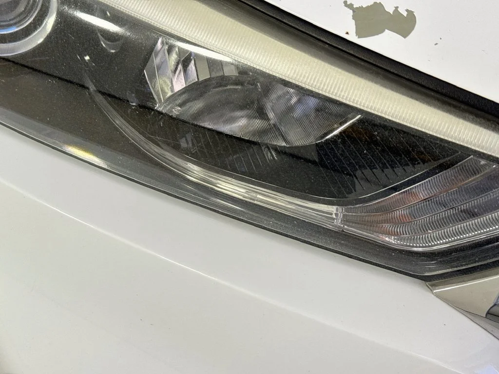 Used 2017 Winter White Hyundai Limited image 41