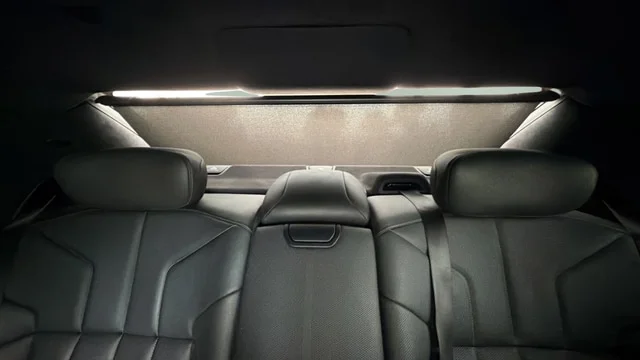 Used 2025 Black Sapphire Metallic BMW 760i xDrive image 33