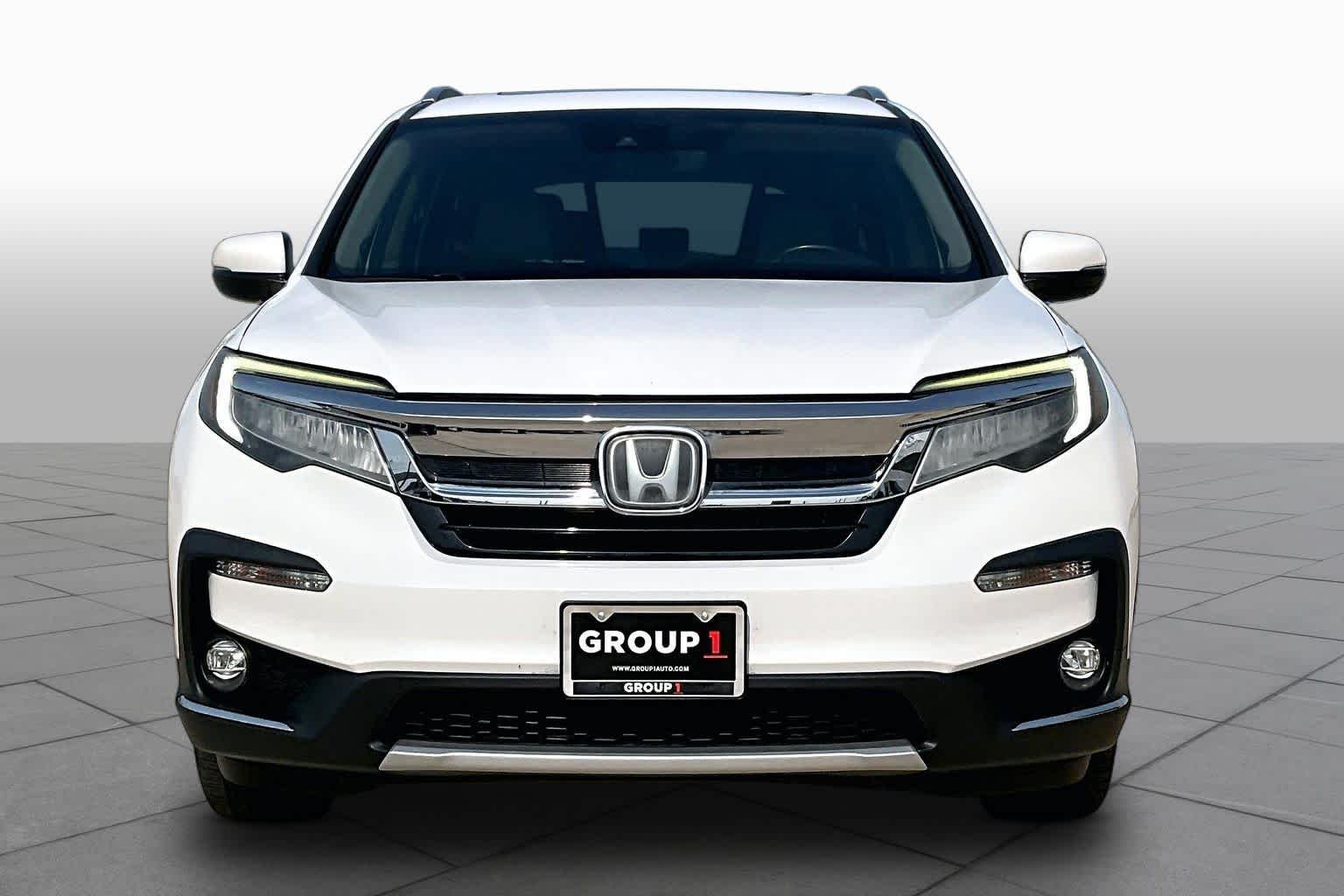Used 2020 Platinum White Pearl Honda Touring 8-Passenger image 4