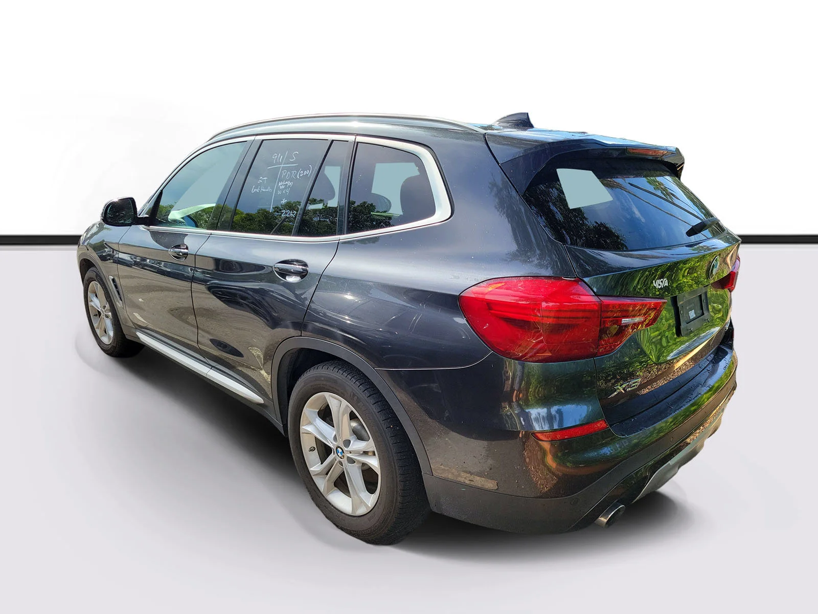 Used 2019 Dark Graphite Metallic BMW sDrive30i image 4