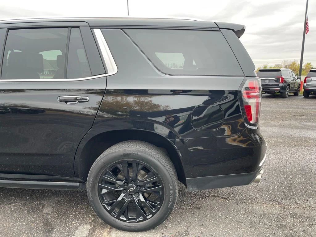 Used 2021  Chevrolet High Country image 8