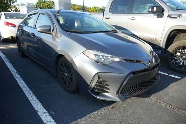 Used 2017 Gray Toyota SE image 1