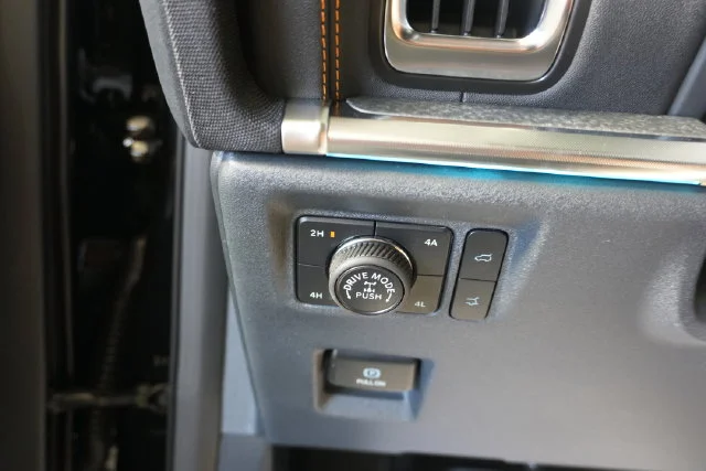 New 2027 Agate Black Metallic Ford Tremor® image 18