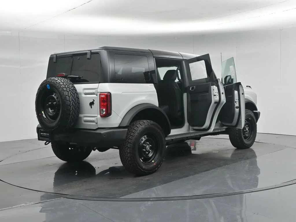 New 2026 Avalanche Gray Ford Big Bend image 28