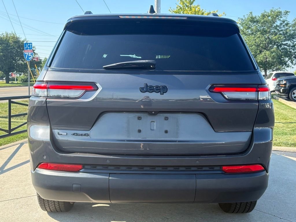Used 2022 Baltic Gray Metallic Clearcoat Jeep Altitude image 6