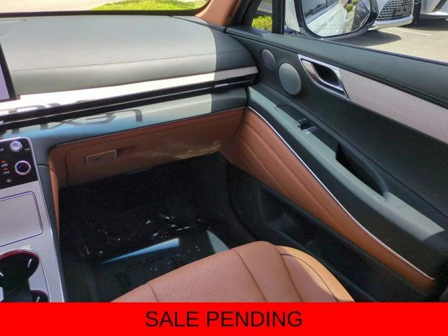 Used 2025 White Genesis 2.5T Prestige image 16