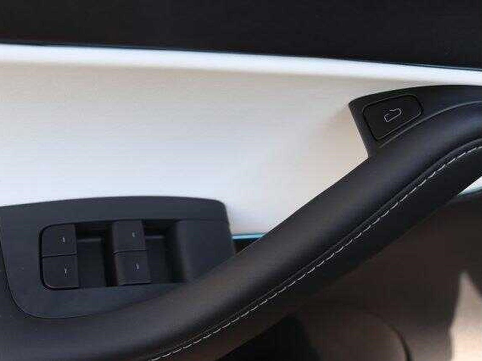 Used 2021  Tesla Long Range image 10