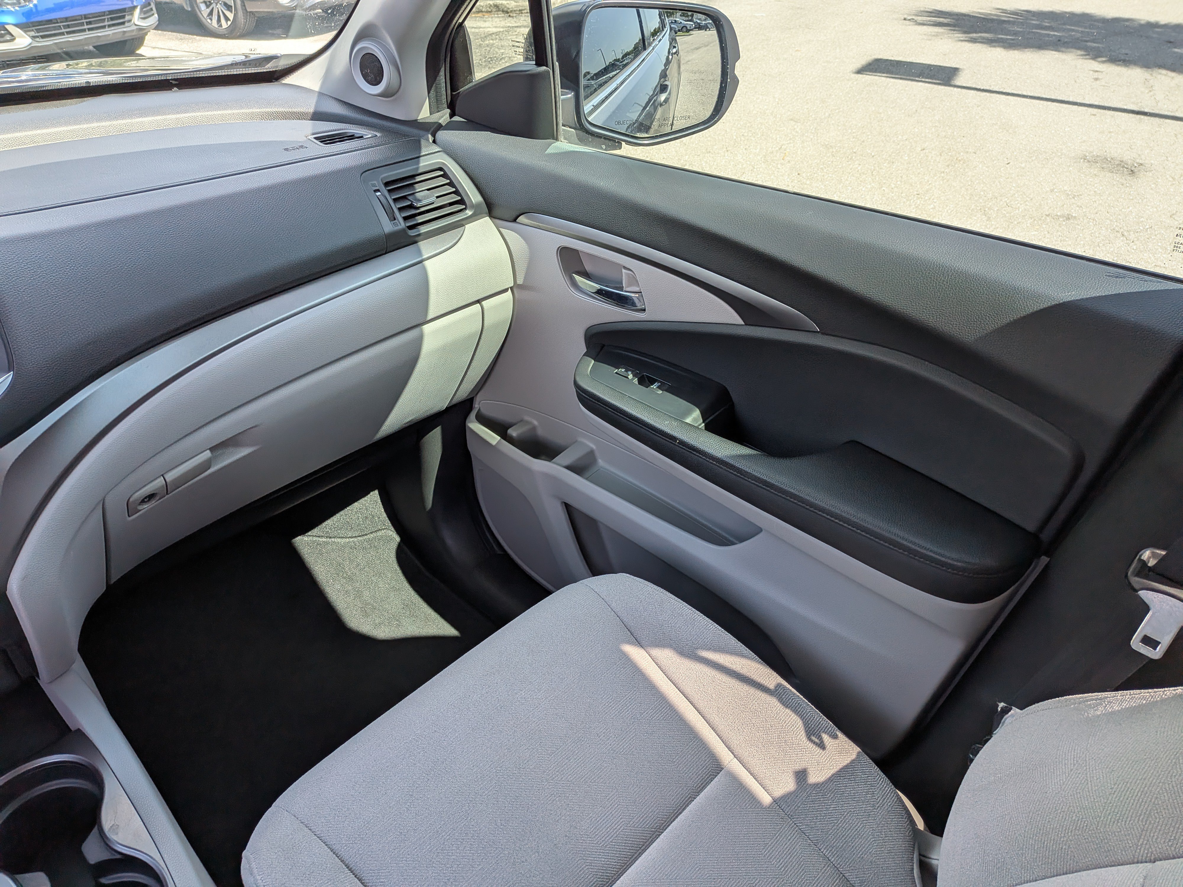 Used 2021 Modern Steel Metallic Honda LX image 17