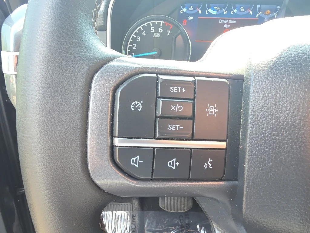 Used 2023 Black Ford XLT image 18