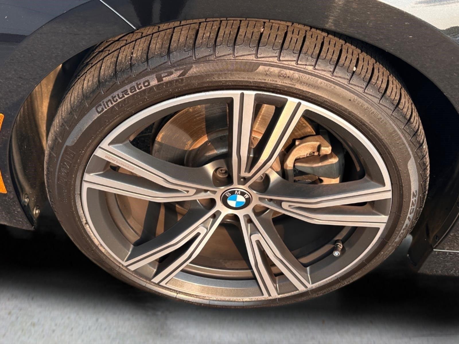 Used 2020 Black Sapphire Metallic BMW 330i image 12