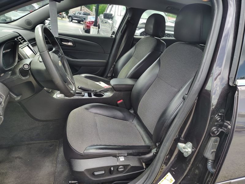 Used 2015 Purple Chevrolet LT image 9