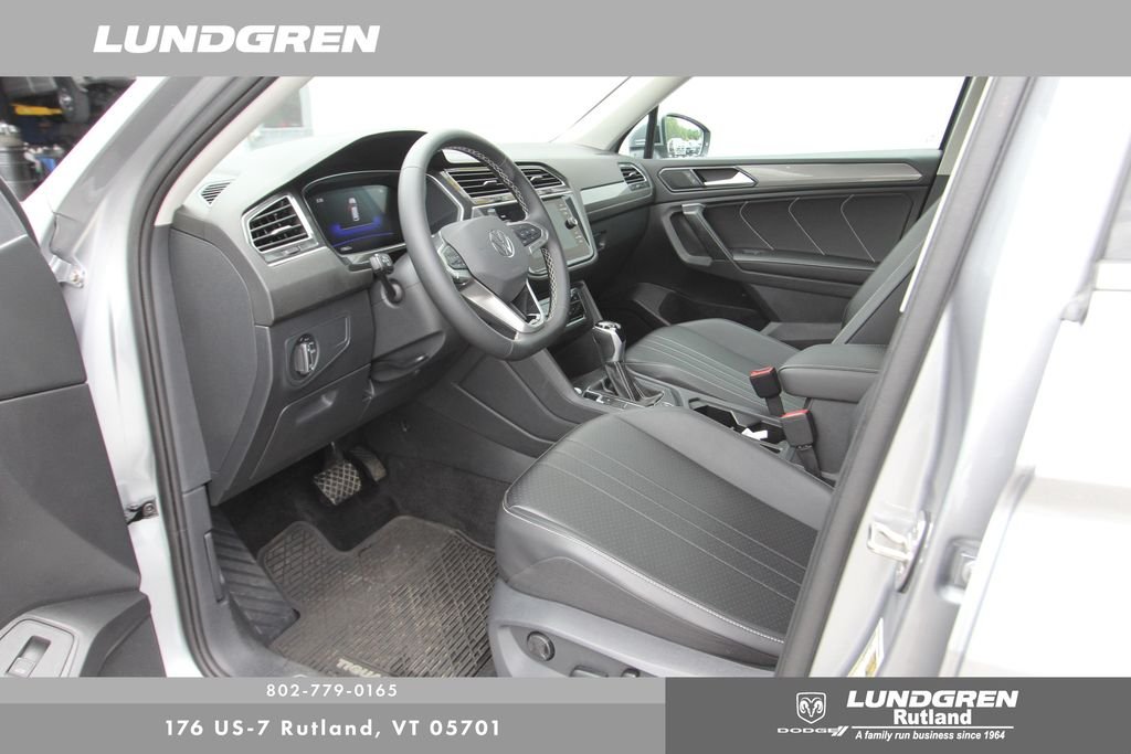 Used 2024 Gray Volkswagen 2.0T SE image 24