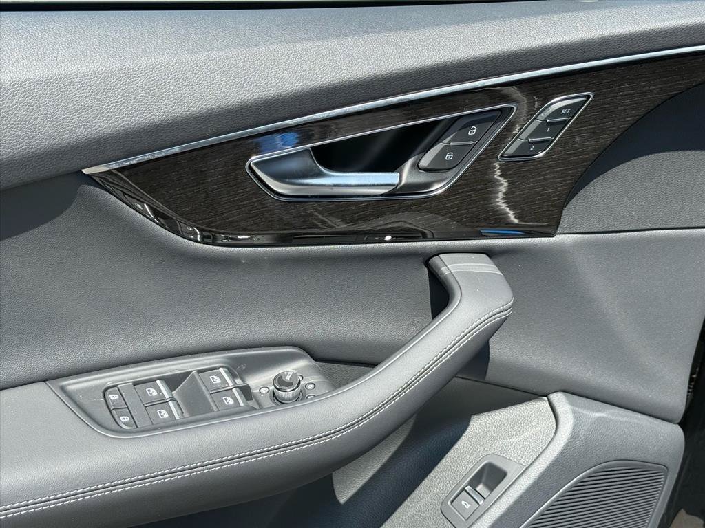 New 2026 Mythos Black Met Audi S line Premium Plus image 14