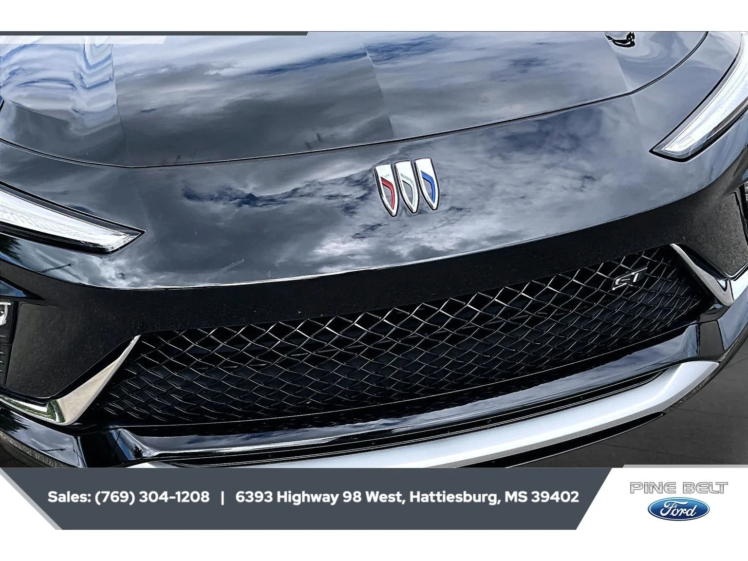 Used 2024 Ebony Twilight Metallic Buick Sport Touring image 22