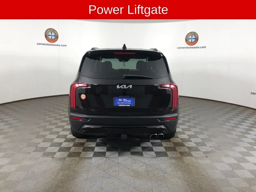 Used 2022 Black Kia EX image 24