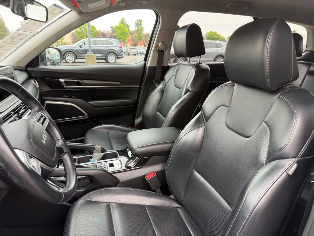 Used 2022 Ebony Black Kia LX image 15