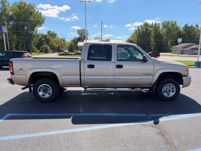 Used 2004 Beige GMC SLE image 5
