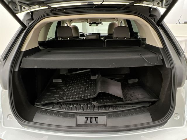 Used 2023 Silver Lincoln Grand Touring image 39