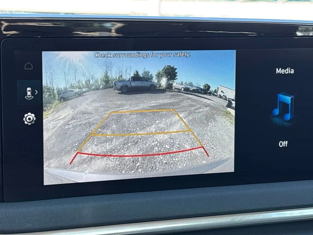 Used 2023 Gray Hyundai SEL image 24
