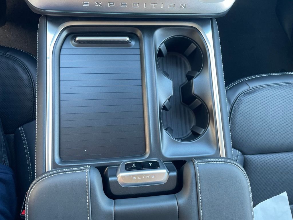 New 2027 Star White Metallic Tri-Coat Ford MAX Platinum image 12