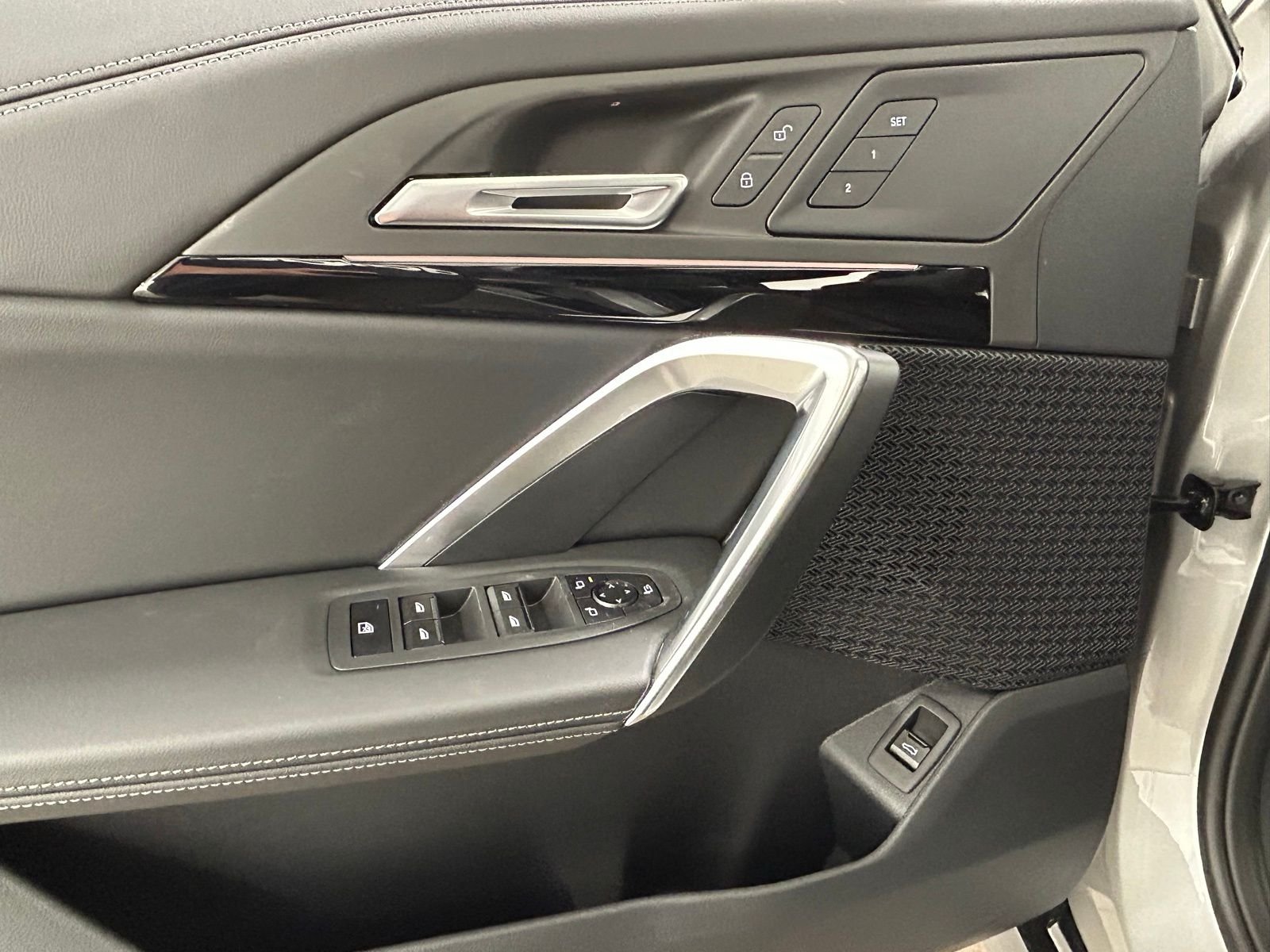 New 2026 Space Silver Metallic BMW xDrive28i image 39