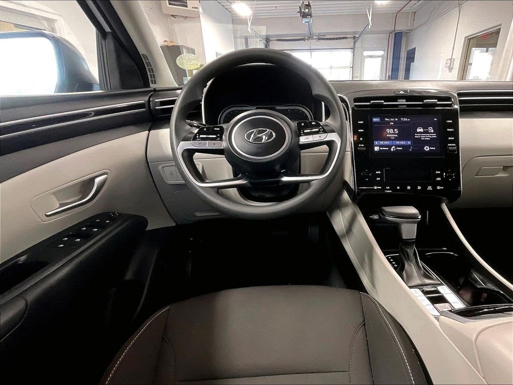 Used 2024 White Hyundai SEL image 17