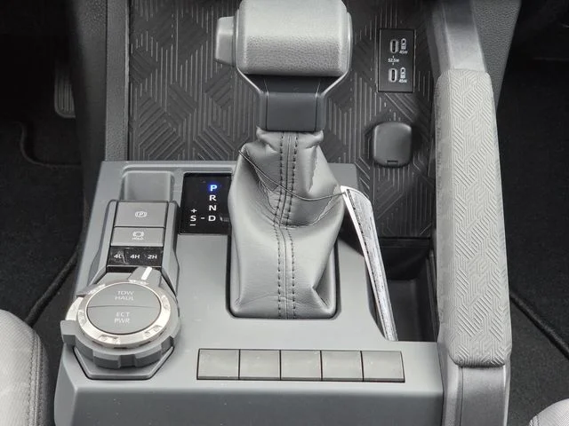2026 Toyota Tacoma SR5 - Photo 13