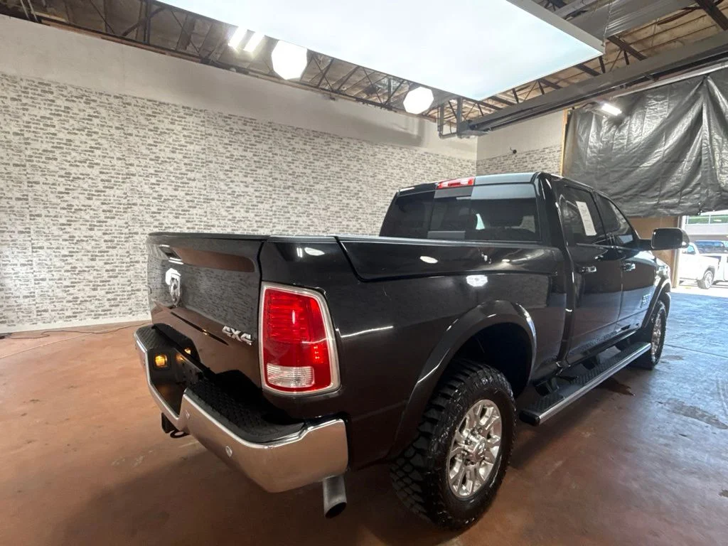 Used 2017 Brilliant Black Crystal Pearlcoat Ram Laramie image 7