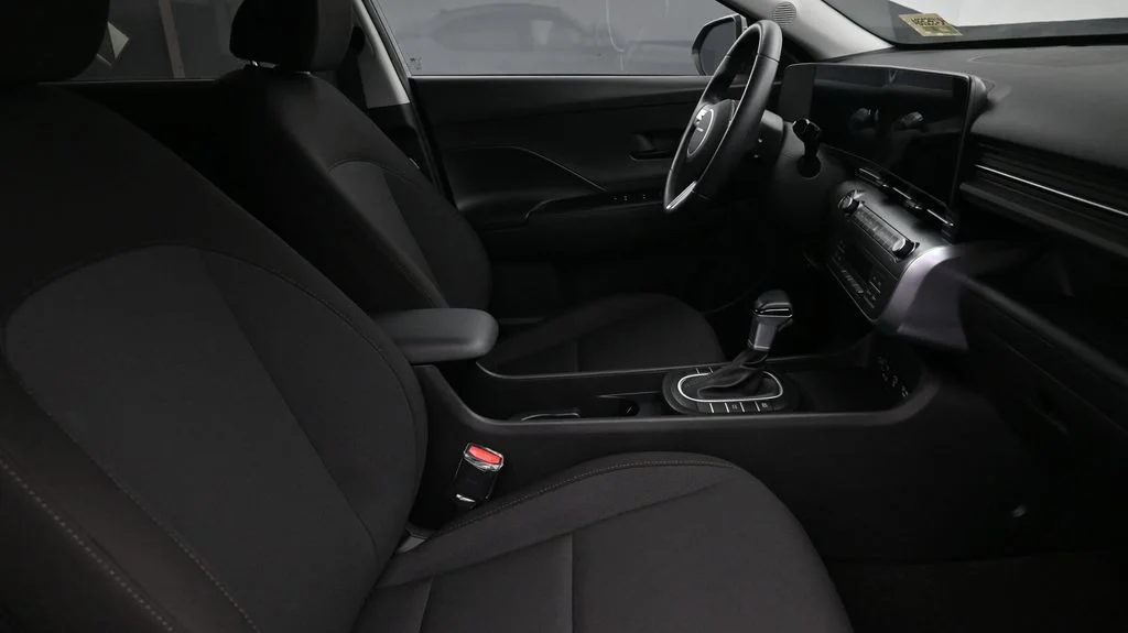 Certified Used 2024 Green Hyundai SEL image 2