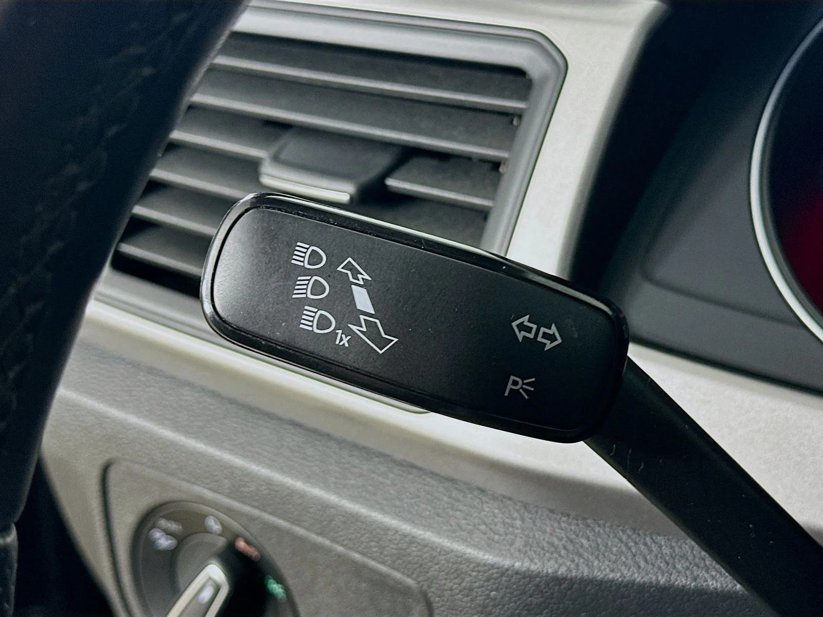 Used 2020 Gray Volkswagen  image 21