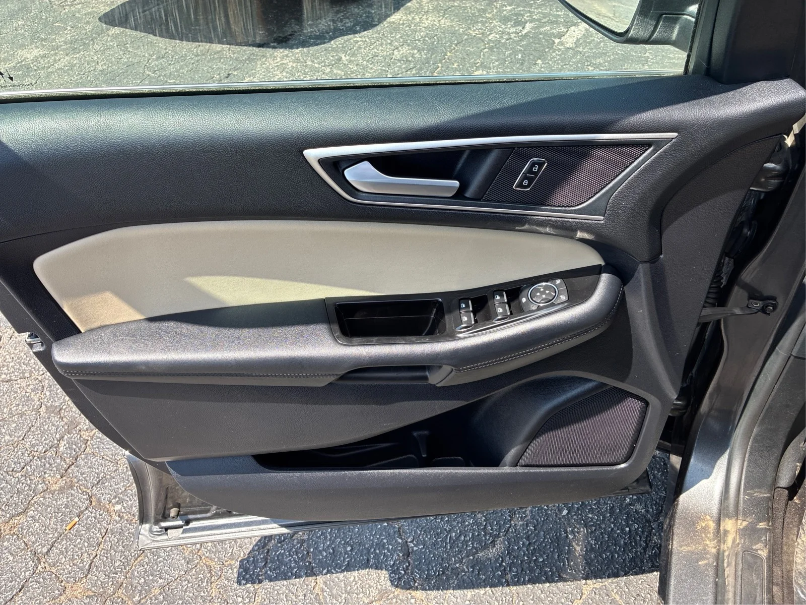 Used 2020 Gray Ford SEL image 18