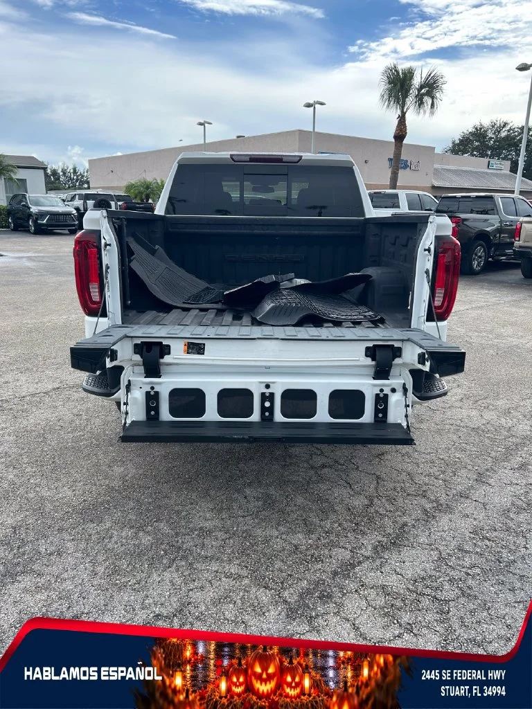 Used 2021 WHITE FROST TRICOAT GMC Denali image 24