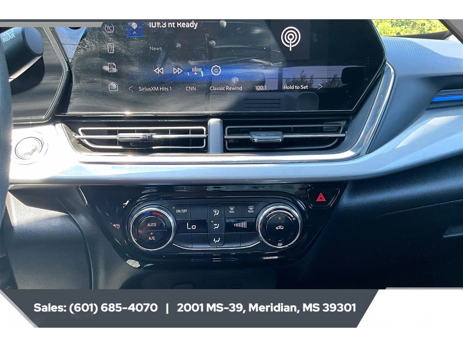 Used 2025 MOSAIC BLACK METALLIC Chevrolet LT image 22