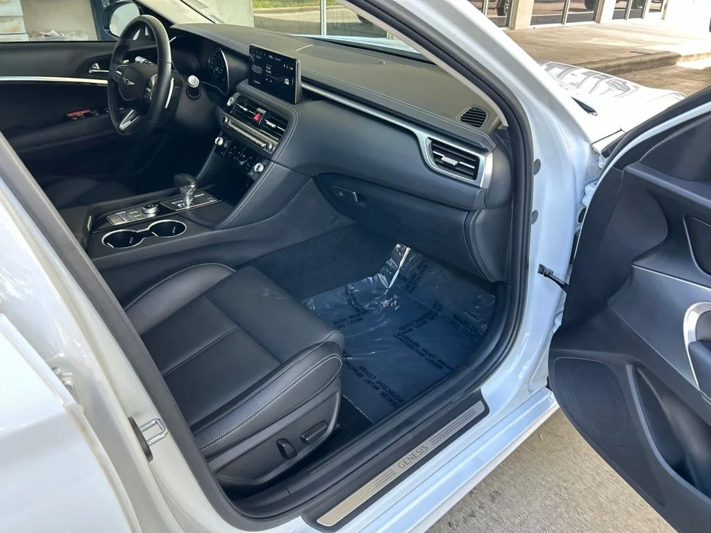 Used 2026 White Genesis 2.5T image 26