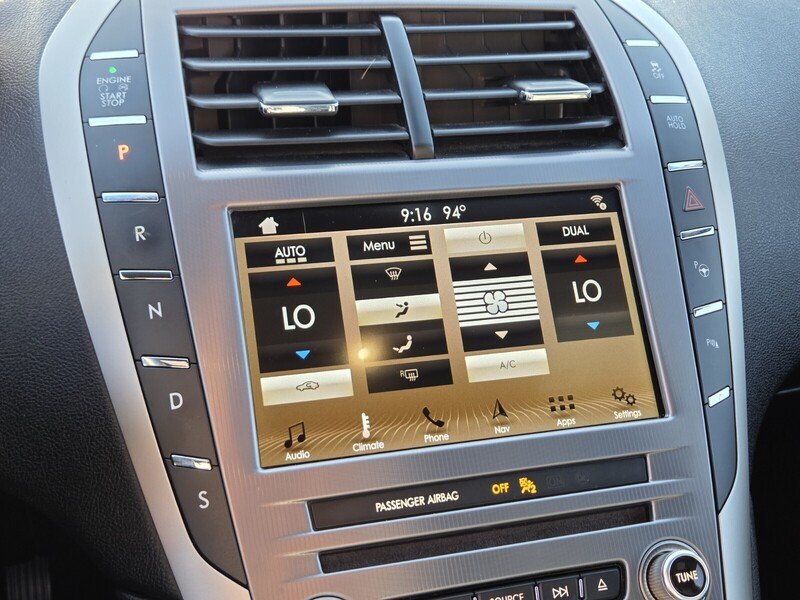 Used 2019 Silver Lincoln Reserve image 32