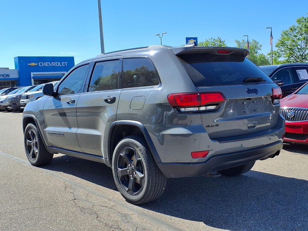 Used 2020 Gray Jeep Laredo image 6