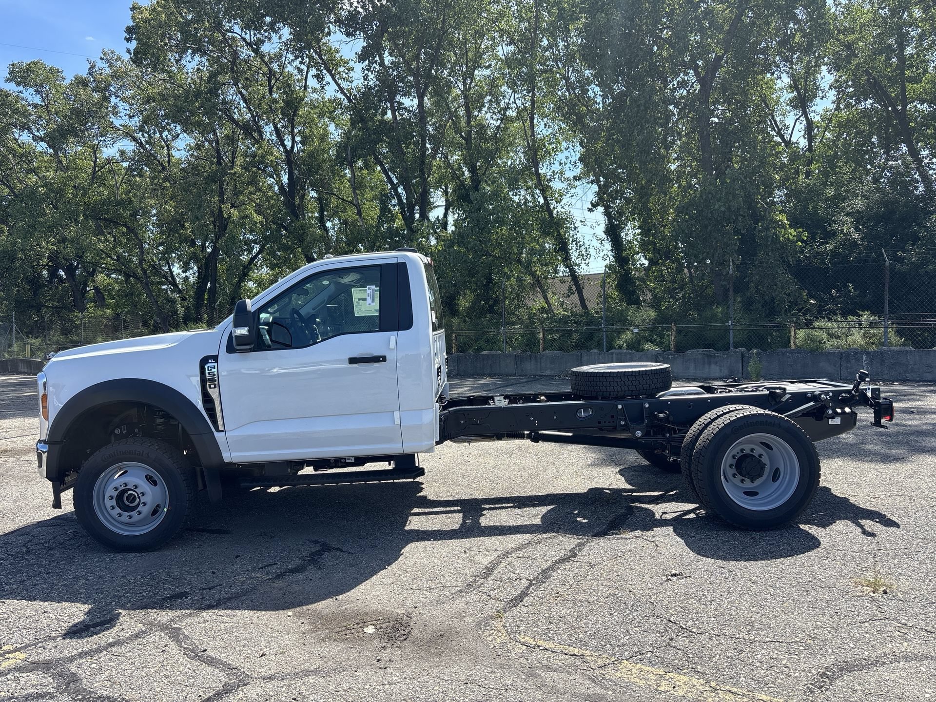 New 2026 Oxford White Ford XL image 13