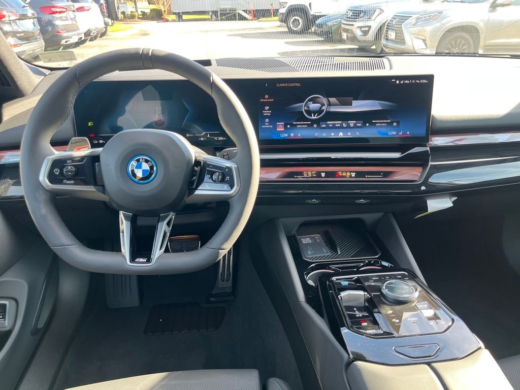 Used 2026 Black BMW xDrive40 image 28