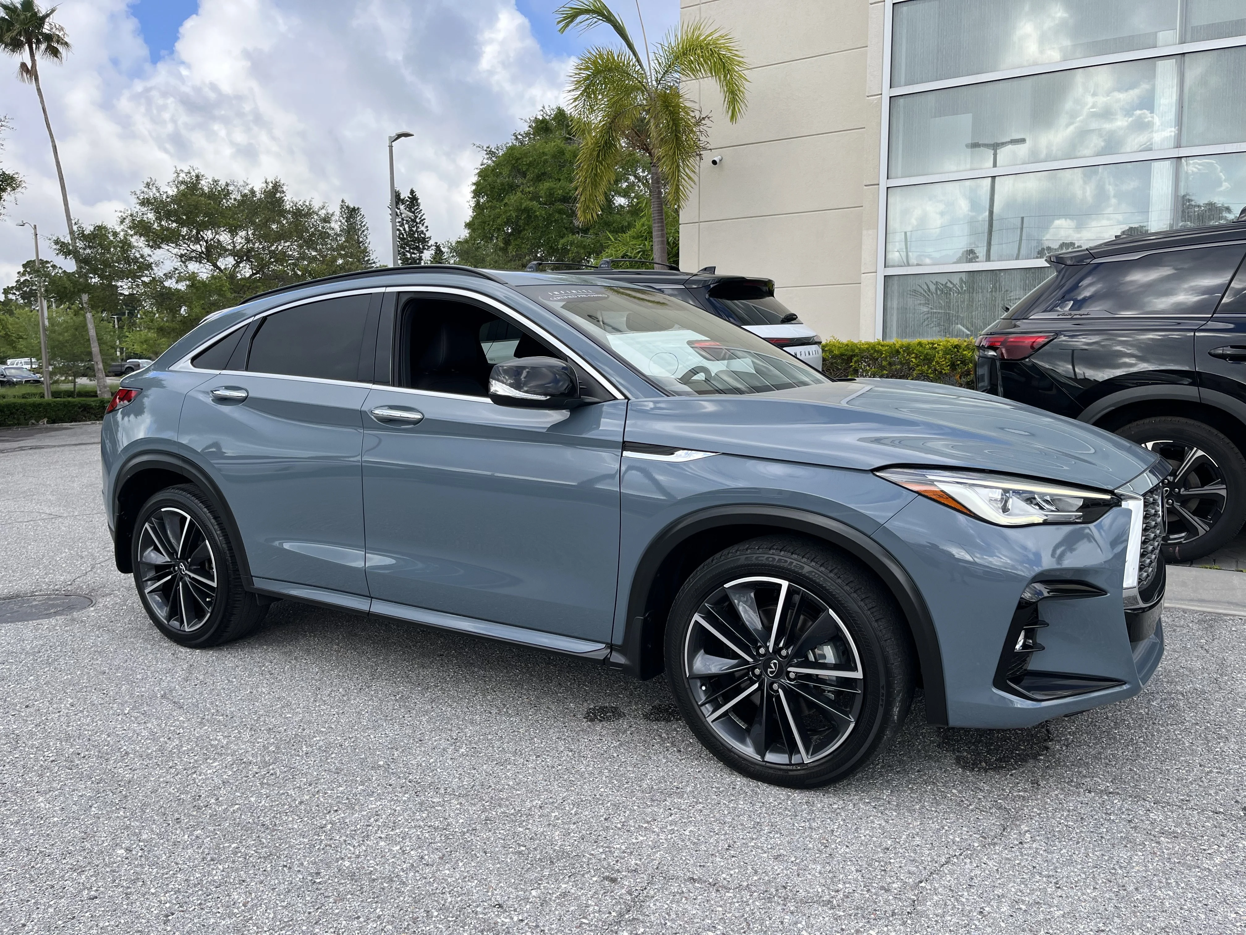 Certified Used 2023 Slate Gray INFINITI LUXE image 12