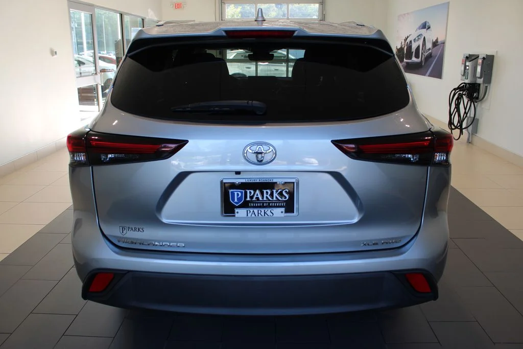 Used 2024 Silver Toyota XLE image 30