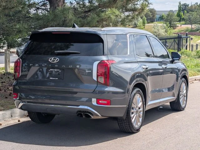 Used 2020 Graphite Hyundai Limited image 3